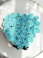 tiffany-roses-heart-box-arrengement-flowers-in-side-1.webp