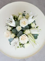 white-mix-arrengement-flowers-in-konyaalti-2.webp